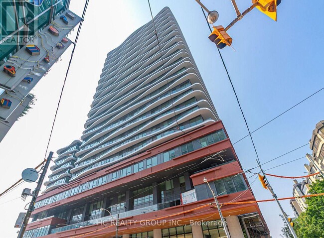 Photo du bâtiment - 280-1280 Dundas St W