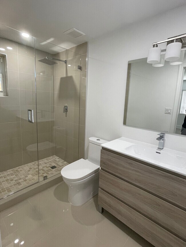 Building Photo - 607 Velarde Ave