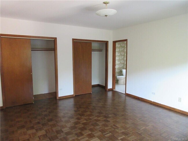 Foto del edificio - 725 Midland Ave