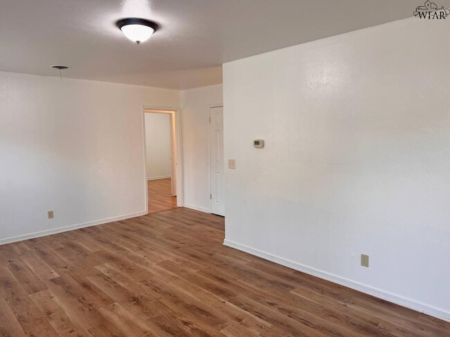 Building Photo - 1827 Eden Ln