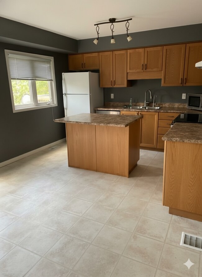 Building Photo - 85-J85 Bankside Dr