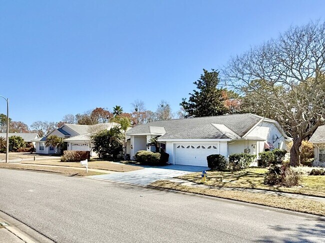 Building Photo - 8640 Ashbury Dr