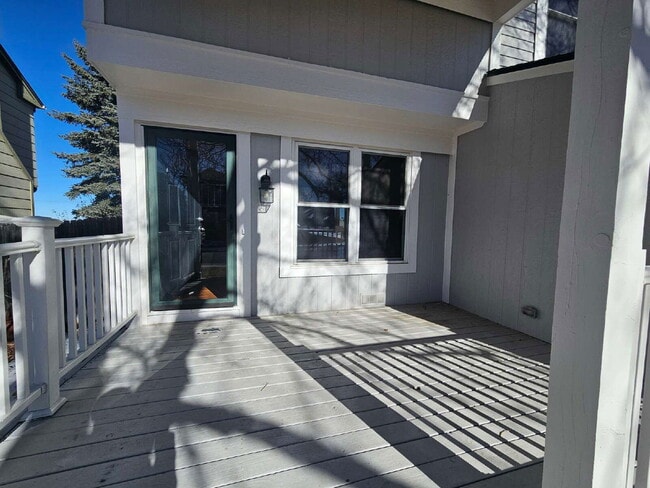 Building Photo - 150 N Carlton St