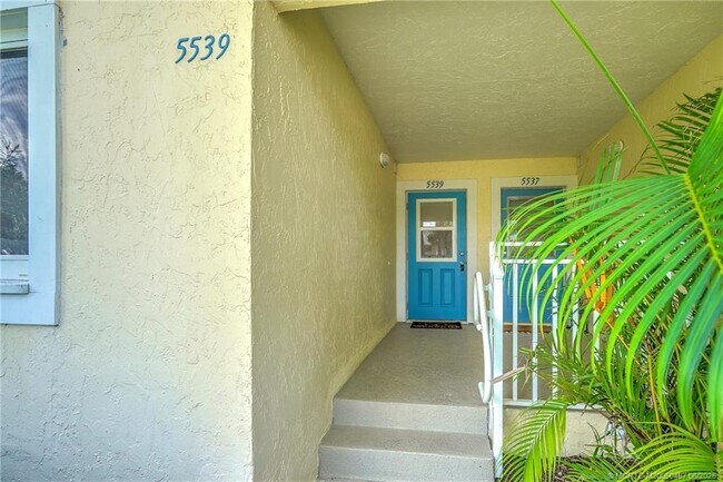 Foto del edificio - 5539 NE Gulfstream Way