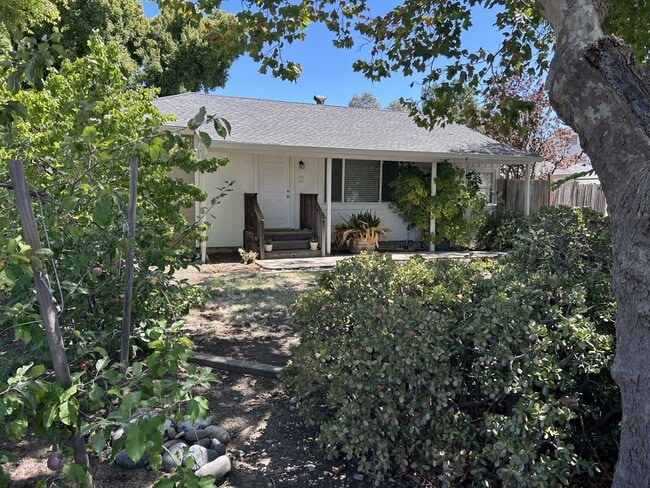 Building Photo - Charming 3-bedroom, 2-Bathroom Benicia Home