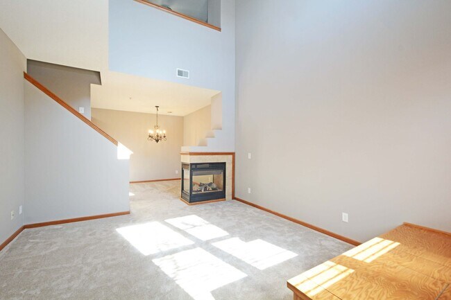 Foto del edificio - Beautiful 2-Bedroom 3-Bathroom Townhouse in Plymouth!