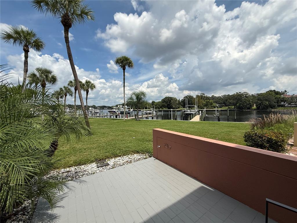 Foto principal - 2424 W Tampa Bay Blvd