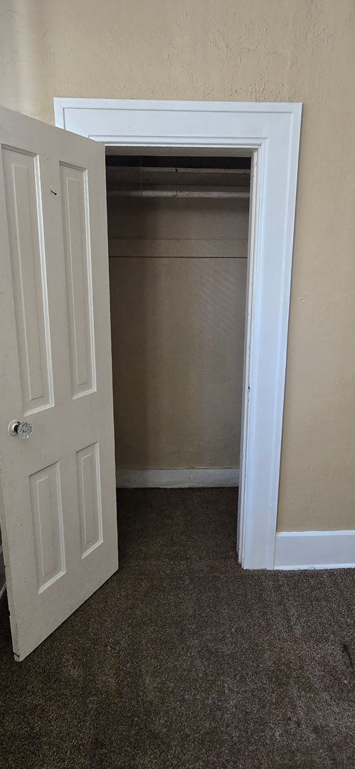 Foto del edificio - 905 W Charles St