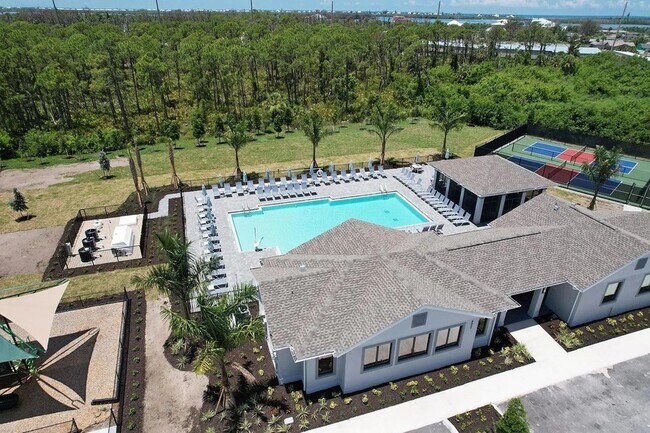 Building Photo - 8535 St Kitts Cir