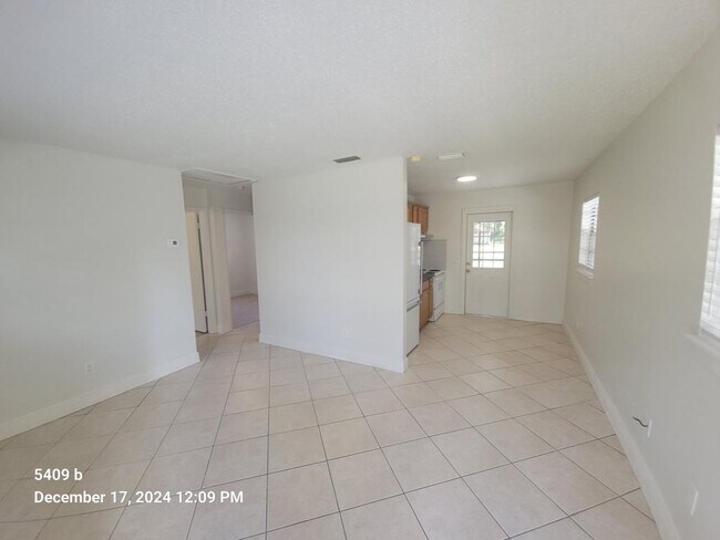 Foto del edificio - 5409 McLeod Dr