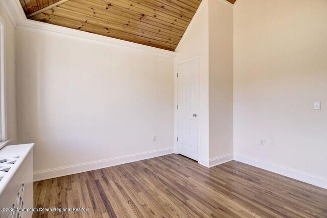 Foto del edificio - 1611 Riverview Terrace