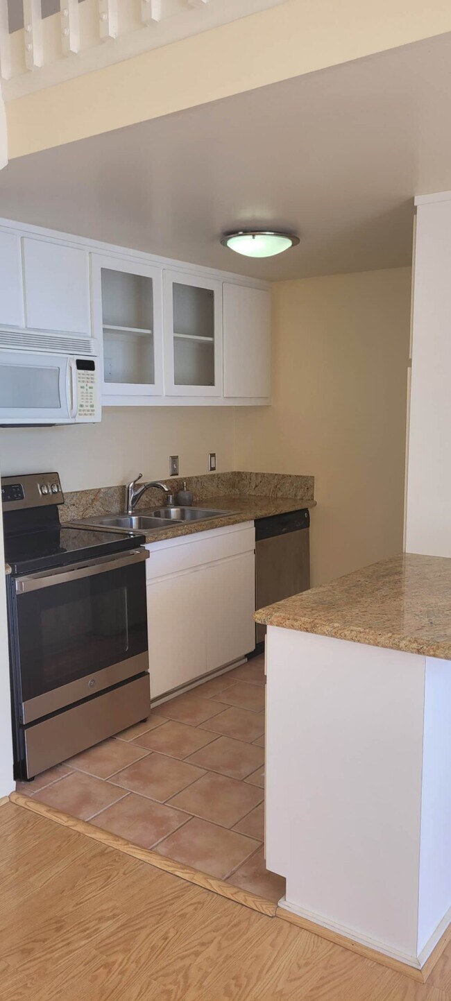 603 S Prospect Ave, Redondo Beach, CA 90277 Condo for Rent in Redondo