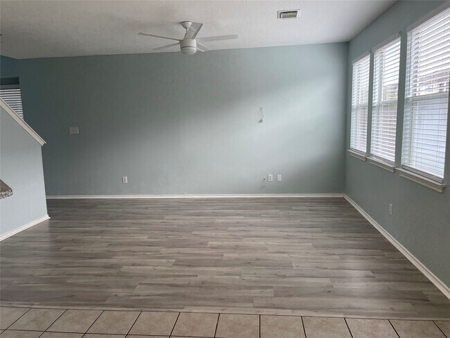 Foto del edificio - 9022 Elm Drake Ln