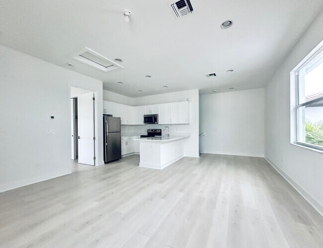 Foto del edificio - 13124 Alton Rd