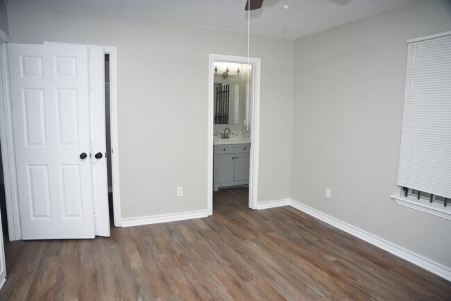 Foto del edificio - 4122 Tiffin St