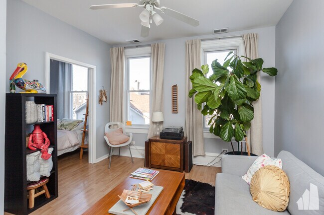 Foto del edificio - 1324 W 19th St