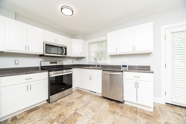 Foto del edificio - 3 bed 2 bath Home in Merrillville
