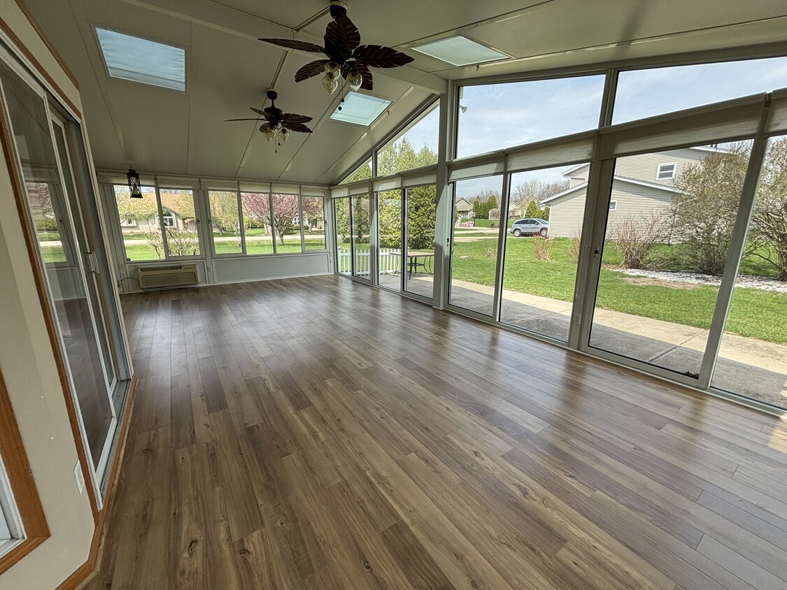 Sun Room - S81W17170 Moonlight Ln
