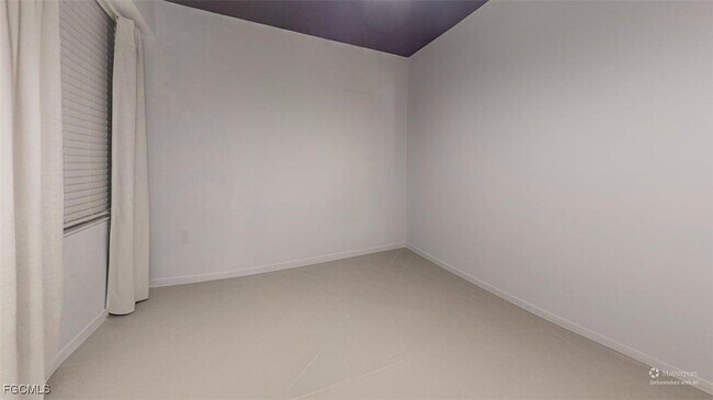 Building Photo - 15375 Grn Acrs Ave