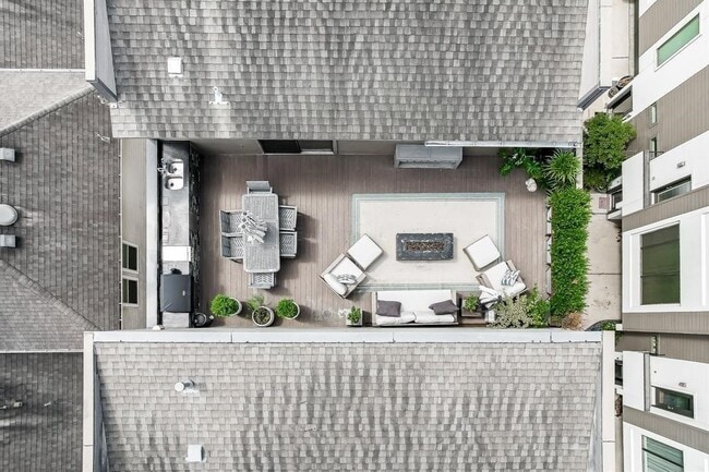 Foto del edificio - 1608 W Webster St