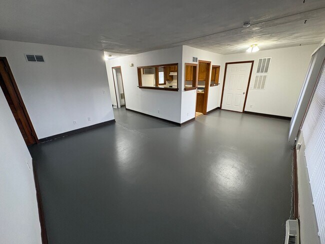 Foto del edificio - Lovely & Spacious 4-Bed, 2-Bath Single-Family Home Near Everything You Need