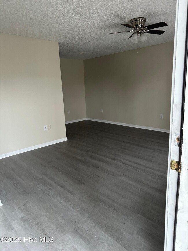 Building Photo - 4468 Magellan Ct