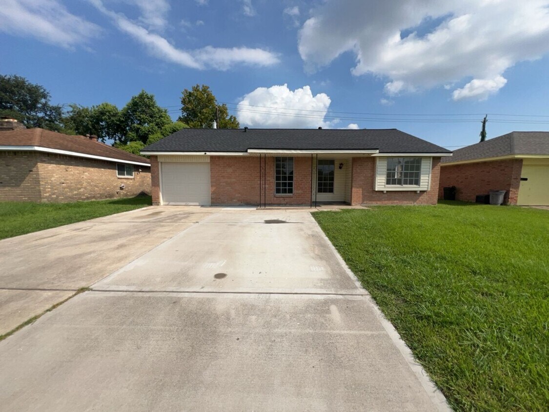 Foto principal - 15335 Woodforest Blvd