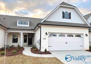Building Photo - 429 Tillane Pk Cir