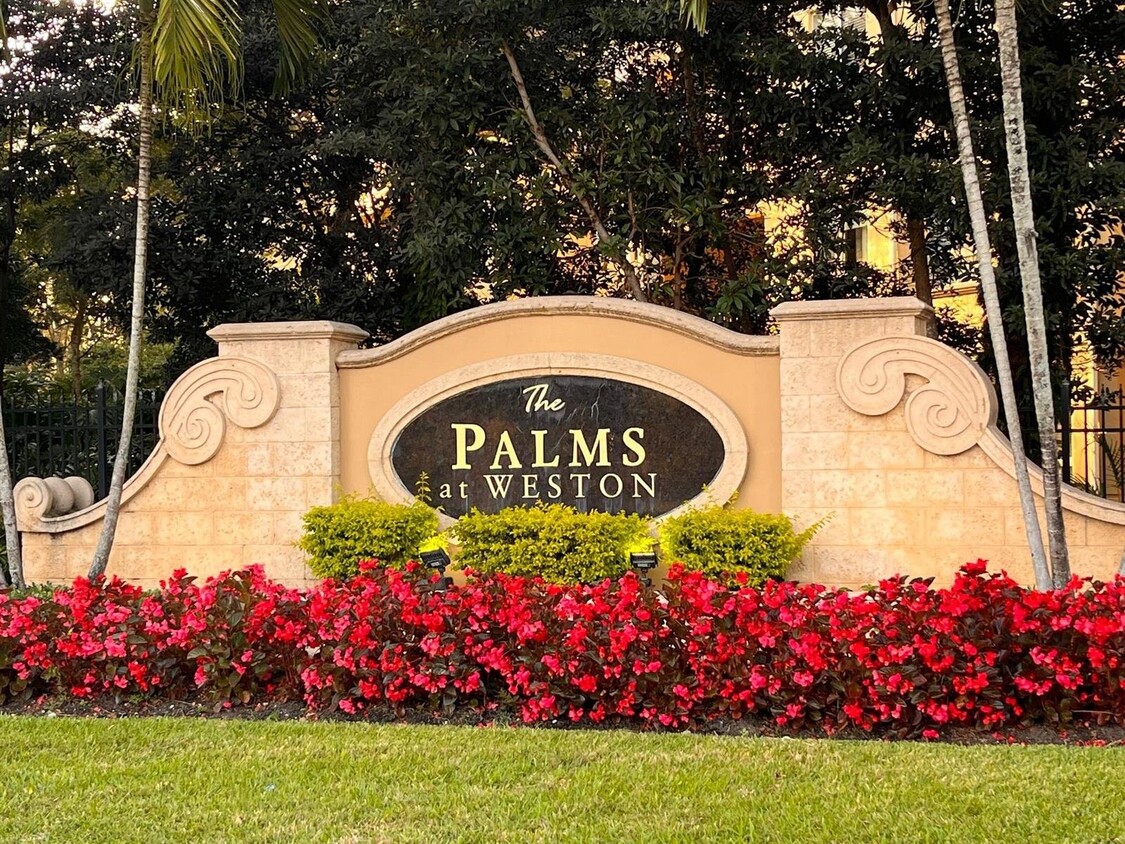 Foto principal - 16100 Emerald Estates Dr