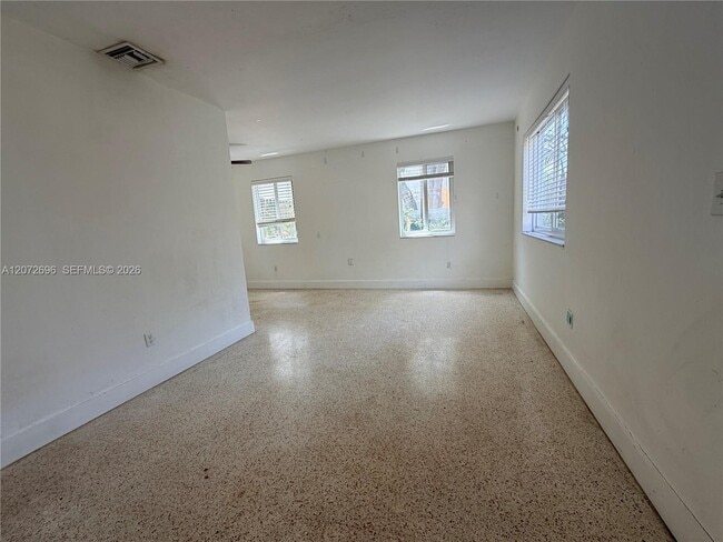 Building Photo - 3068 Carter St