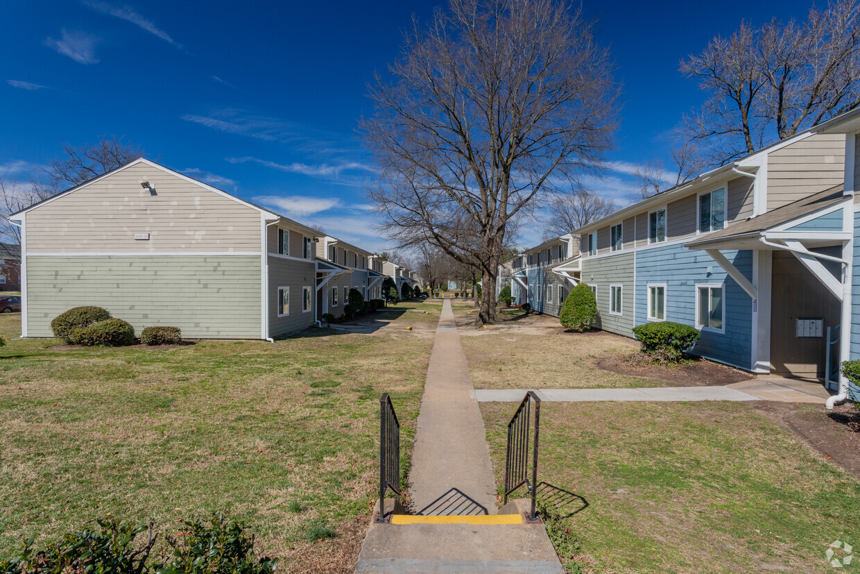 Building Photo - Newman Village Apartments