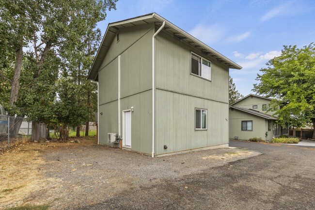 Building Photo - Charming 1-Bedroom Apartment with Mt. Ashl...