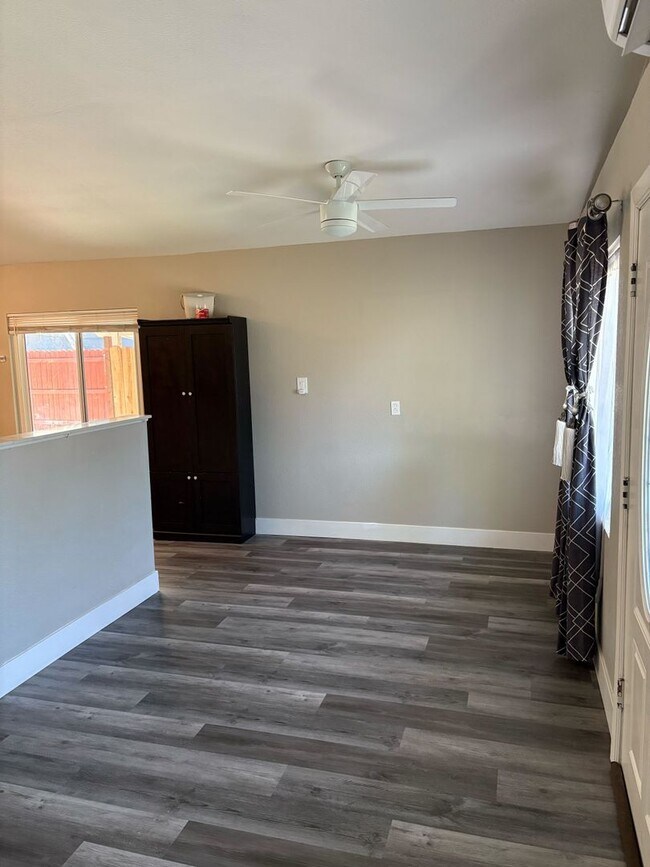 Foto del edificio - Comfortable 3-Bed Home in Prime Sacramento...