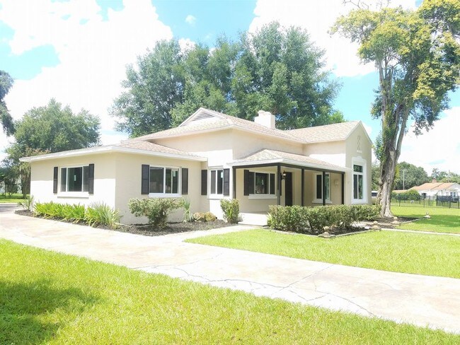 Building Photo - Renovated Historic Home