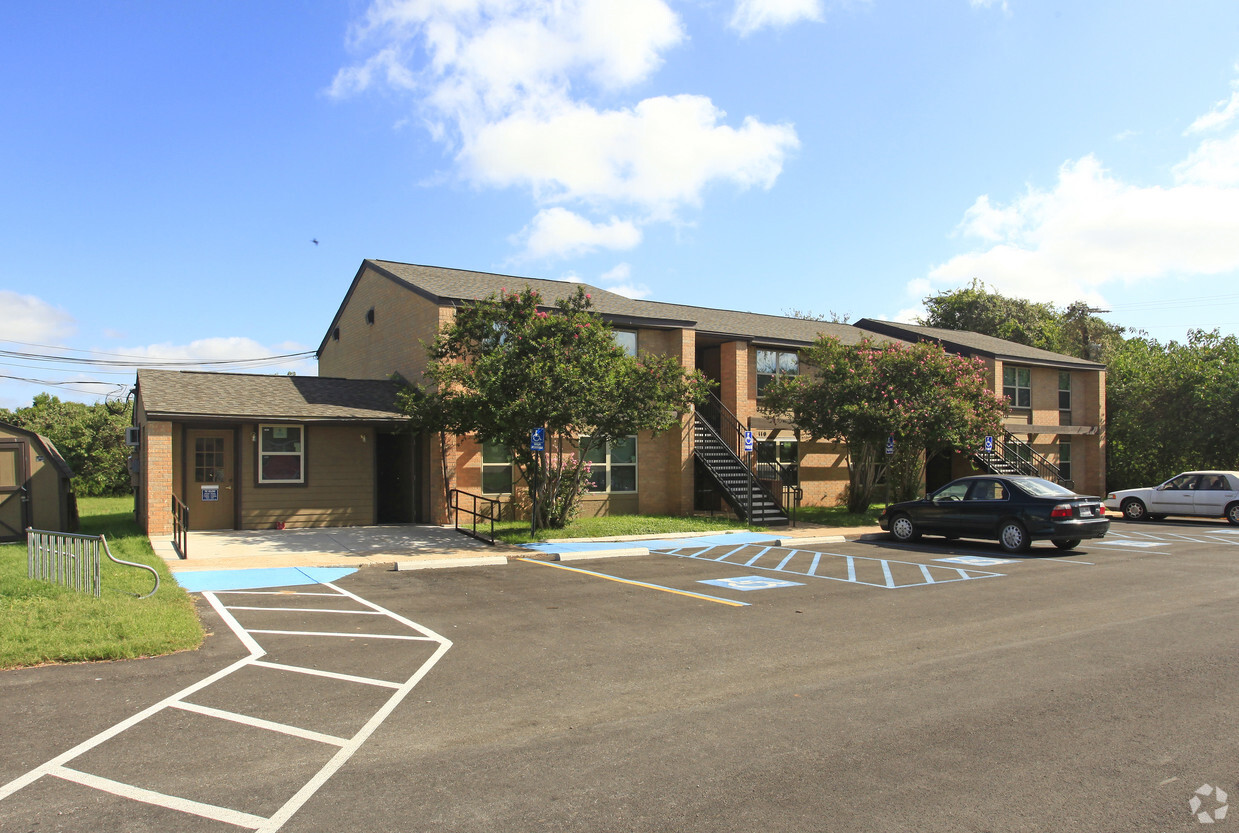 Primary Photo - The Willows Apartments