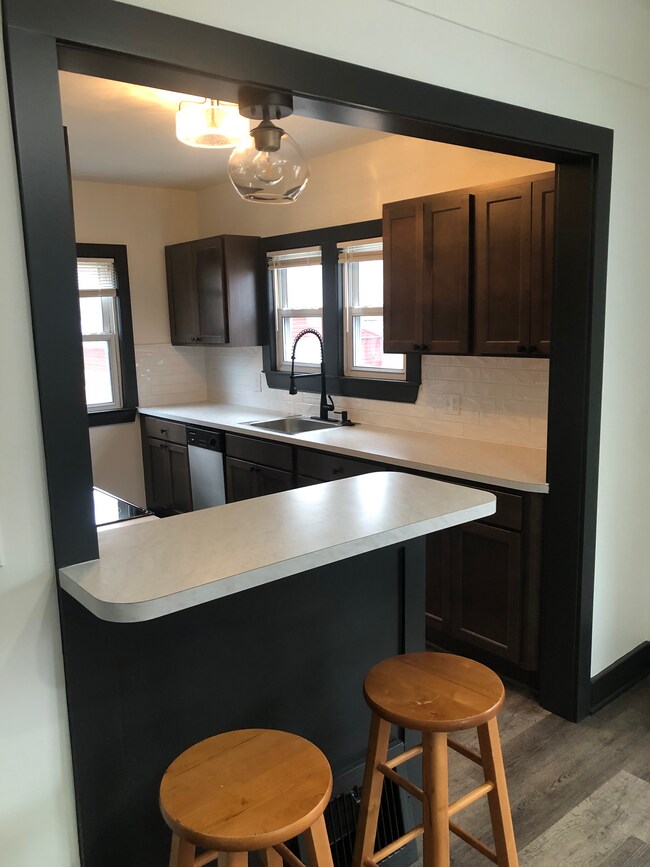Isla, grifo Delta, lavavajillas - 524 S Dorchester Ave