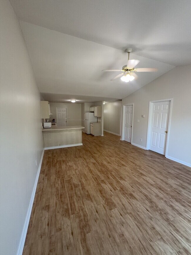 Building Photo - Charming 2 Bedroom, 2 Bath Duplex in Hubert 206 Faison Lane
