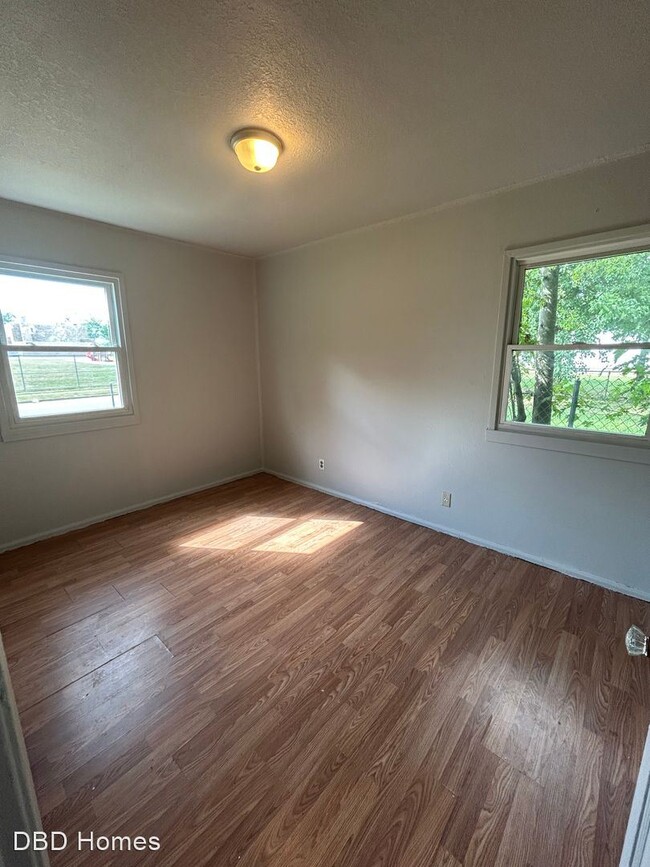 Building Photo - 3 br, 1 bath House - 4327 Bowser Ave