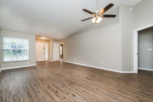 Foto del edificio - 28507 Tall Grass Dr