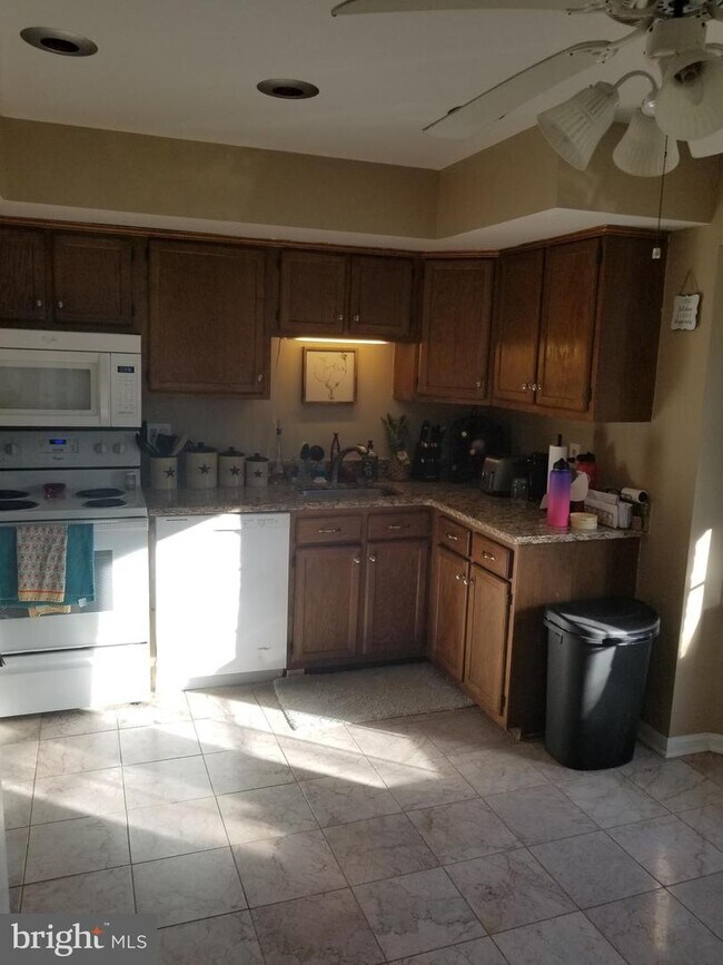 Building Photo - 2874 Bowes Ln