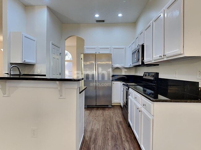 Building Photo - 125 Whisper Ridge Dr