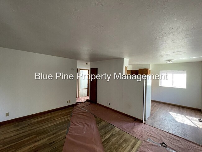 Building Photo - 350 S Ridge Ave