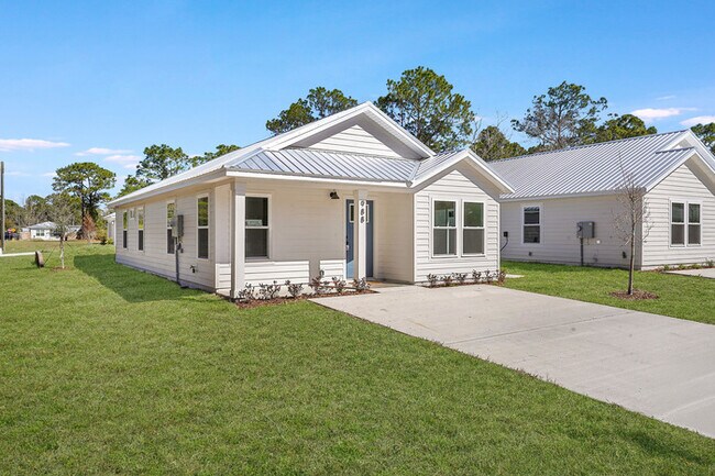 Building Photo - 988 W 9th St