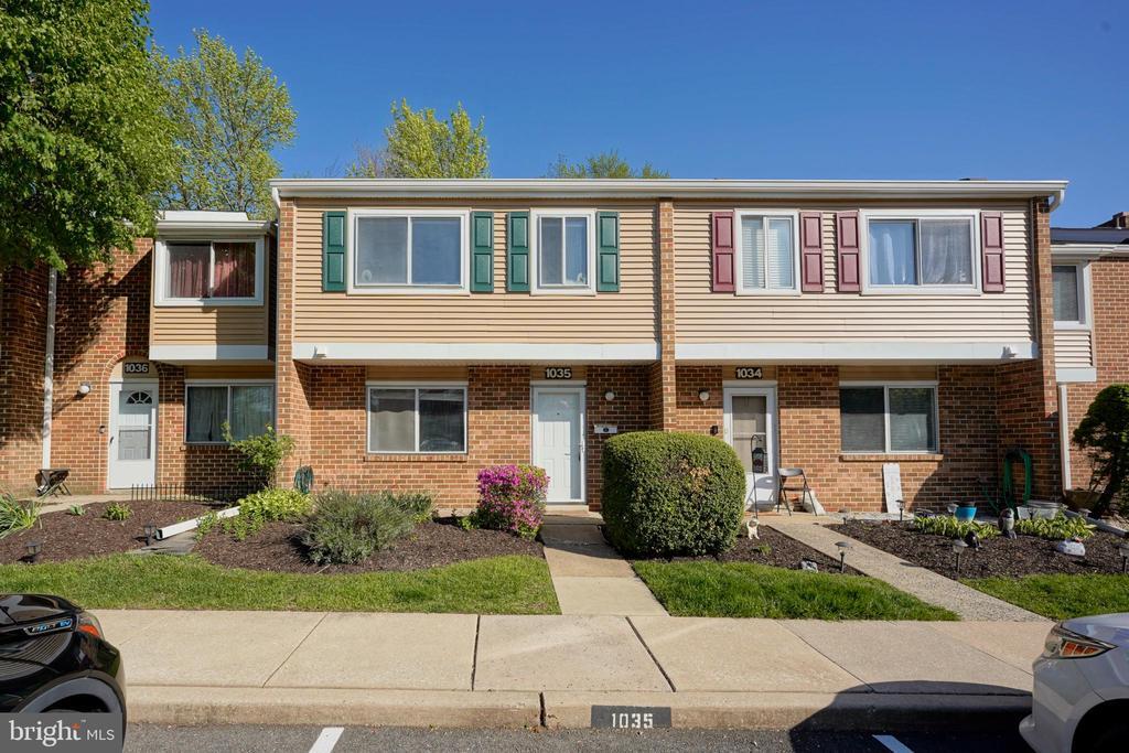 Primary Photo - 1035 Pendleton Ct