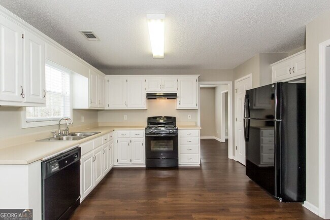 Building Photo - 717 White Dove Dr