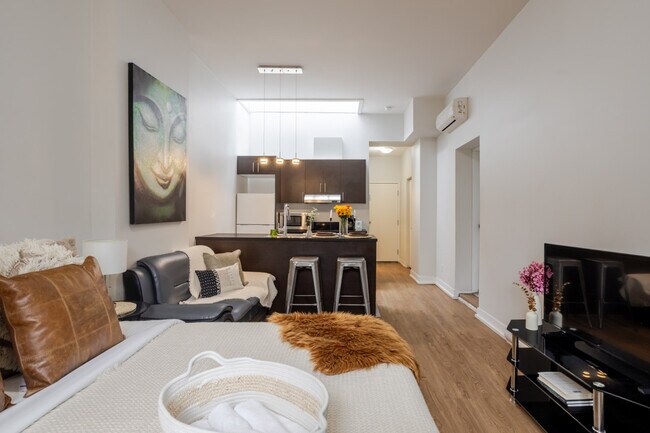 Photo du bâtiment - 2065 Rue Bishop-SI FL2-ID1602239P