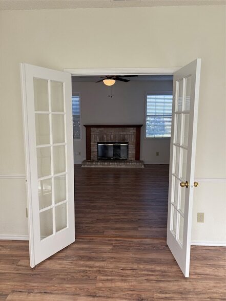 Building Photo - 4425 Hummingbird Ct