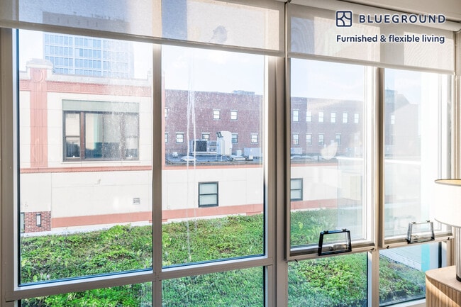 Building Photo - 10 Essex St