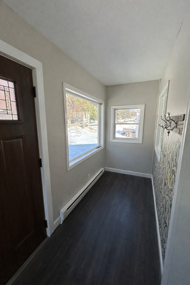 Foto del edificio - COMING SOON! - 2 BED 1 BATH Home!