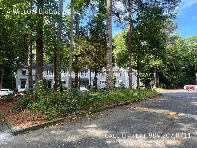 Building Photo - Updated 3 Bedroom 2.5 Bath Hope Valley Tow...